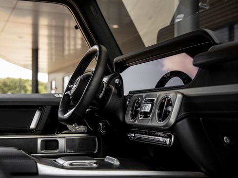 Used 2025 Mercedes-Benz G 550 image 45