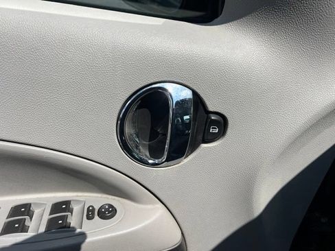 Used 2010 Chevrolet HHR LT FWD image 19