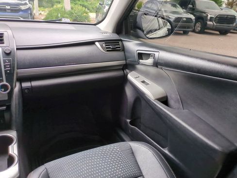Used 2014 Toyota Camry SE image 16