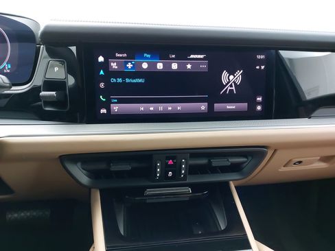 Used 2025 Porsche Cayenne image 22