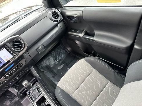 Used 2023 Toyota Tacoma TRD Off-Road w/ Advanced Technology Package image 19