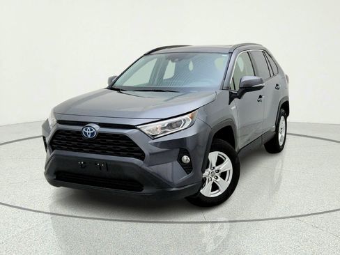 Used 2019 Toyota RAV4 XLE w/ Convenience Package AWD/4WD image 2