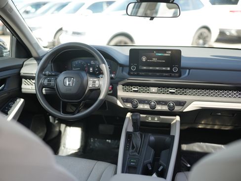 Used 2023 Honda Accord EX image 28