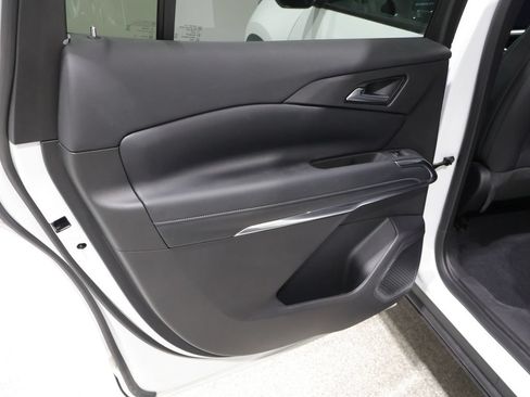Used 2025 Chevrolet Traverse LT w/ LPO, Floor Liner Package AWD/4WD image 18