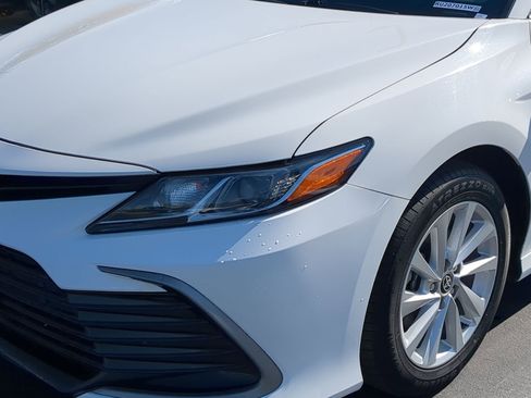 Used 2024 Toyota Camry LE image 12