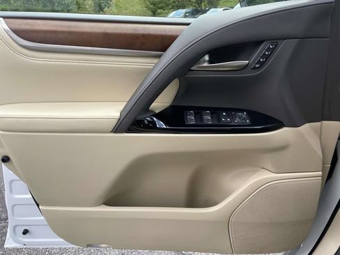Used 2021 Lexus LX 570 4WD w/ Luxury Package image 35