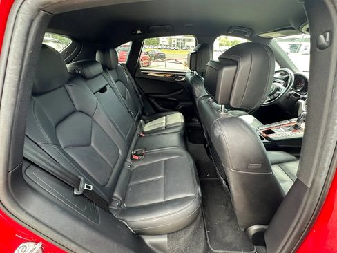 Used 2018 Porsche Macan AWD/4WD image 14