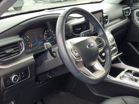 Certified 2023 Ford Explorer XLT w/ Equipment Group 202A AWD/4WD image 11