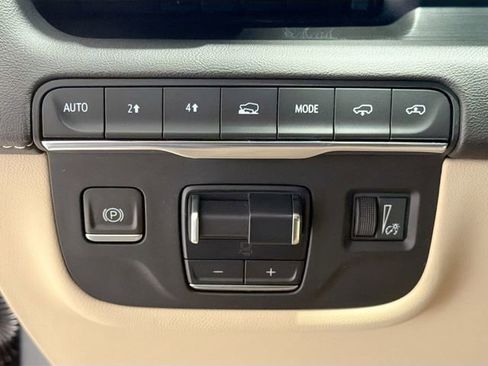 Used 2024 Cadillac Escalade ESV Premium Luxury w/ Performance Package image 10