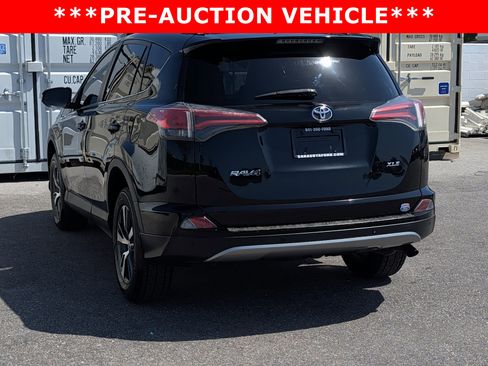 Used 2017 Toyota RAV4 XLE image 4