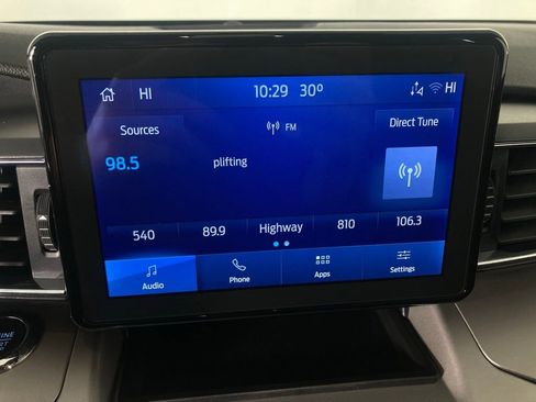 Used 2022 Ford Explorer XLT w/ Equipment Group 202A image 3