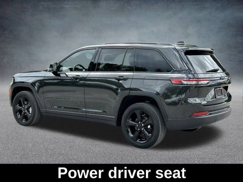 Used 2024 Jeep Grand Cherokee Limited w/ Black Appearance Package image 9