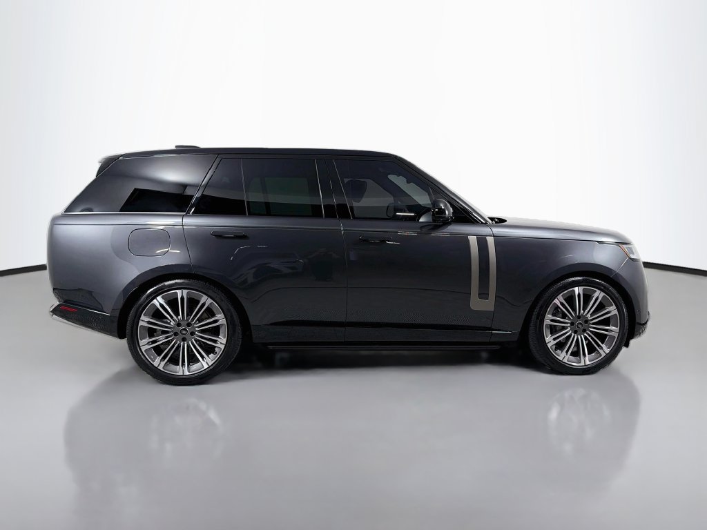 Certified 2025 Land Rover Range Rover SE AWD/4WD image 4