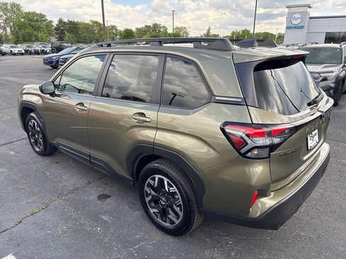 Certified 2025 Subaru Forester Premium AWD/4WD image 4