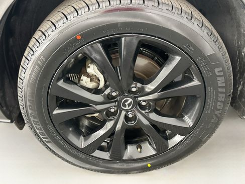 Used 2025 MAZDA CX-30 AWD 2.5 S w/ Preferred Package image 11