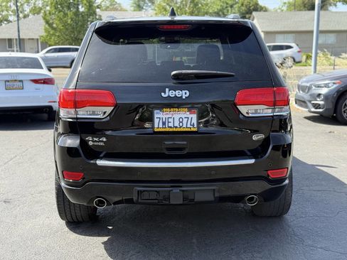 Used 2017 Jeep Grand Cherokee Overland w/ Jeep Active Safety Group image 3