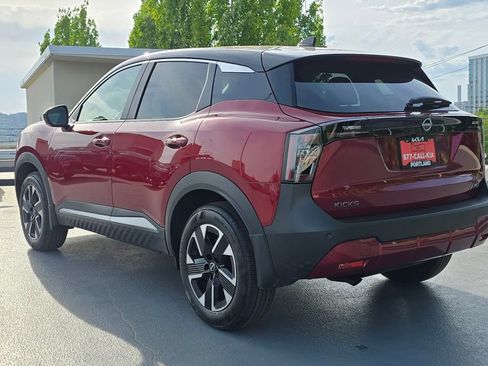 Used 2025 Nissan Kicks SV w/ Charging Package AWD/4WD image 5