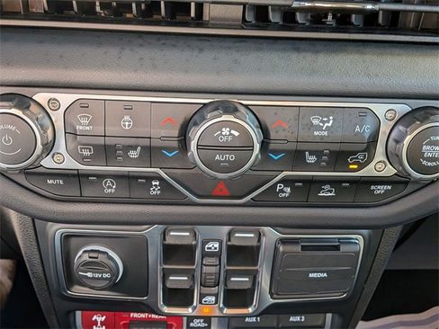 Used 2024 Jeep Wrangler Unlimited Rubicon image 24