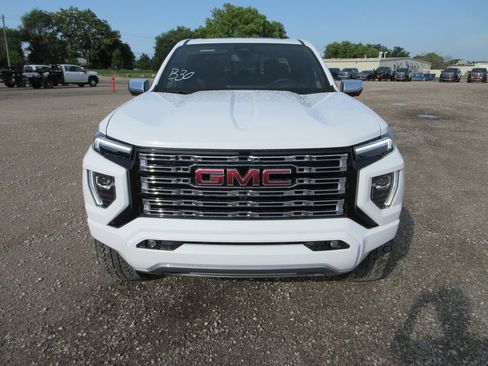 New 2026 GMC Canyon Denali AWD/4WD image 12