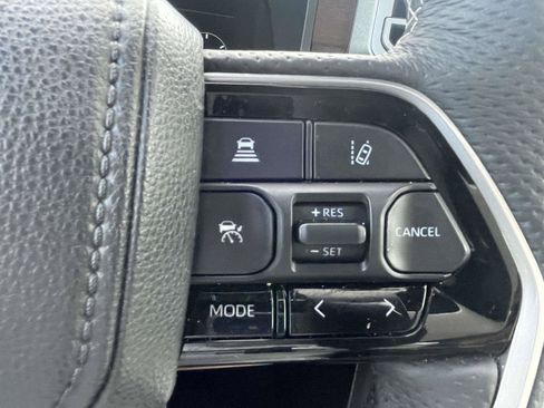 Used 2025 Toyota Sequoia Capstone AWD/4WD image 19