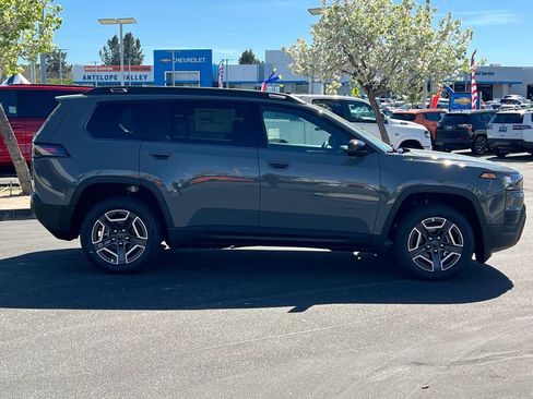 New 2026 Jeep Cherokee Laredo image 8