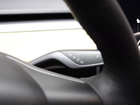 Used 2022 Tesla Model Y Long Range AWD/4WD image 38