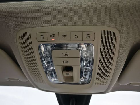 Used 2022 Mercedes-Benz GLB 250 4MATIC image 32