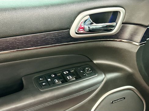 Used 2018 Jeep Grand Cherokee High Altitude AWD/4WD image 18