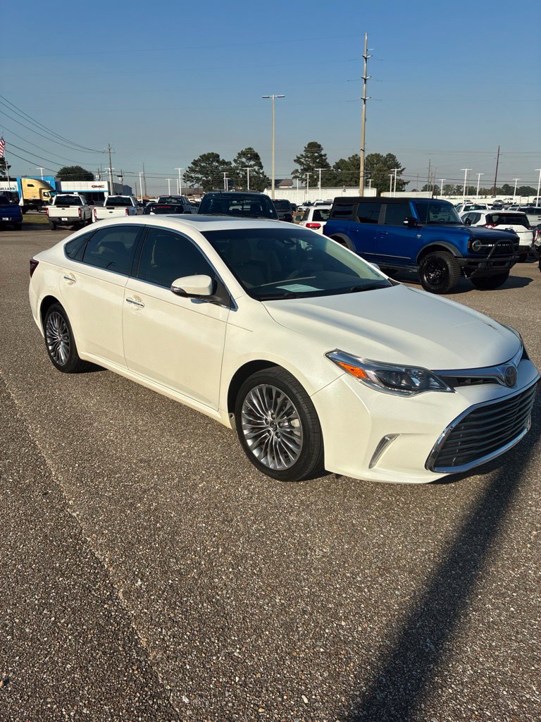 Used 2016 Toyota Avalon Limited w/ Toyota Safety Sense Package FWD image 5