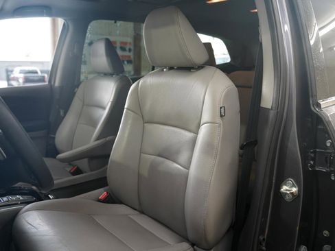 Used 2016 Honda Pilot Touring image 26
