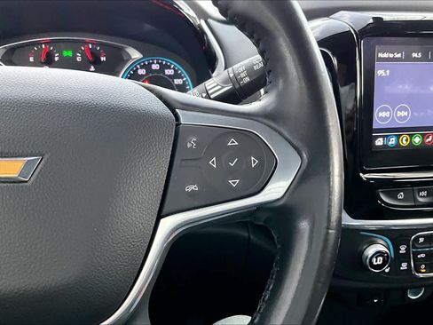 Used 2021 Chevrolet Traverse LT FWD image 25