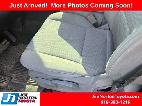 Used 2018 Chevrolet Silverado 1500 Custom w/ Custom Value Package RWD image 8