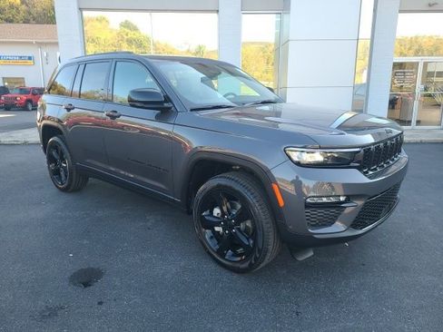 New 2025 Jeep Grand Cherokee Limited w/ Luxury Tech Group II image 7