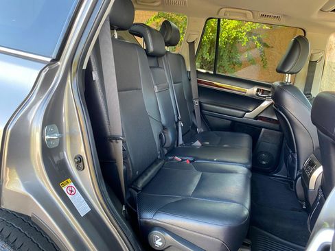 Used 2014 Lexus GX 460 Luxury AWD/4WD image 48