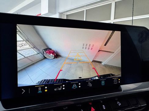 Used 2024 Chevrolet Silverado 2500 LTZ w/ LTZ Convenience Package image 20