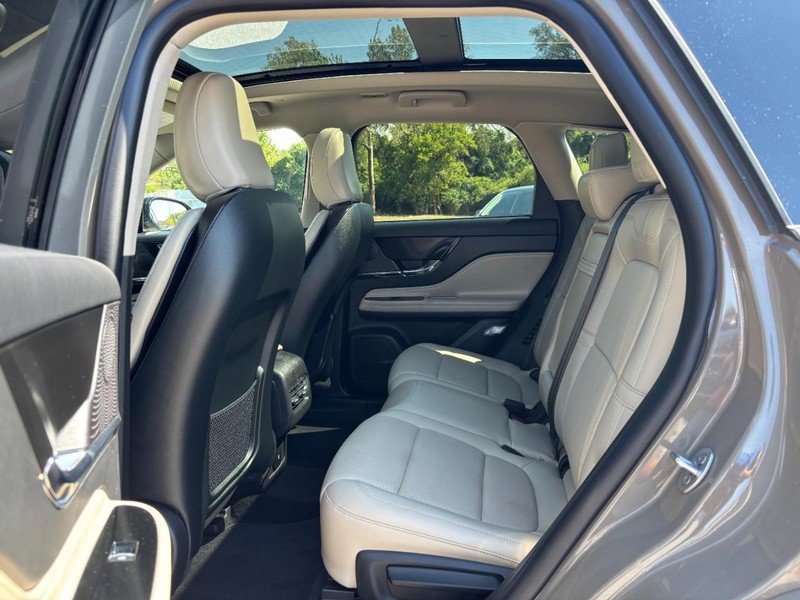 Certified 2025 Lincoln Corsair Grand Touring AWD/4WD image 11