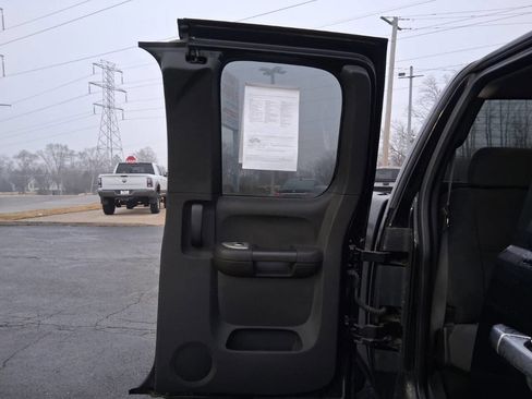 Used 2007 Chevrolet Silverado 1500 LT w/ 1LT Convenience Package image 16