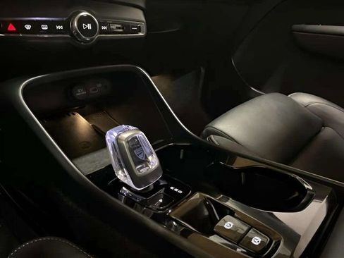 Used 2025 Volvo XC40 B5 Plus image 48