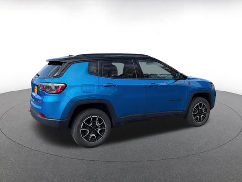 Used 2025 Jeep Compass Trailhawk image 15