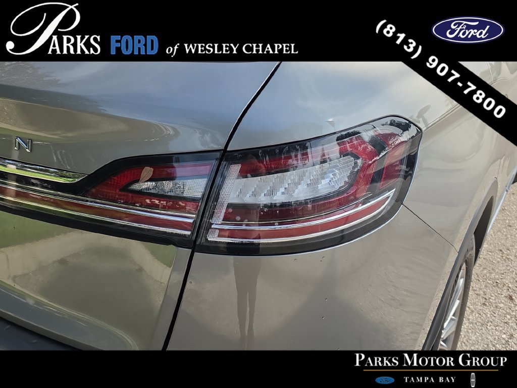 Used 2023 Lincoln Nautilus FWD w/ Premium Package image 8