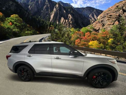 Used 2020 Ford Explorer ST w/ ST Street Pack AWD/4WD image 5