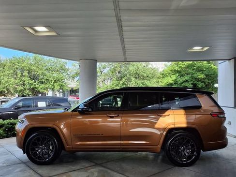 Used 2026 Jeep Grand Cherokee L Summit w/ Obsidian Package AWD/4WD image 21