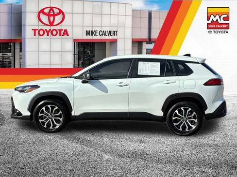 Certified 2025 Toyota Corolla Cross AWD Hybrid image 2