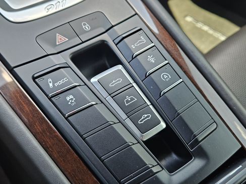 Certified 2017 Porsche 911 Turbo S AWD/4WD image 22