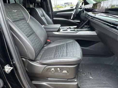 Used 2025 Cadillac Escalade V AWD/4WD image 9