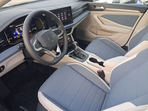 New 2026 Volkswagen Jetta SE FWD image 7