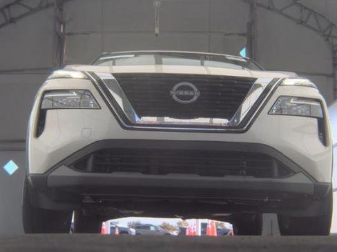 Used 2023 Nissan Rogue SV AWD/4WD image 3