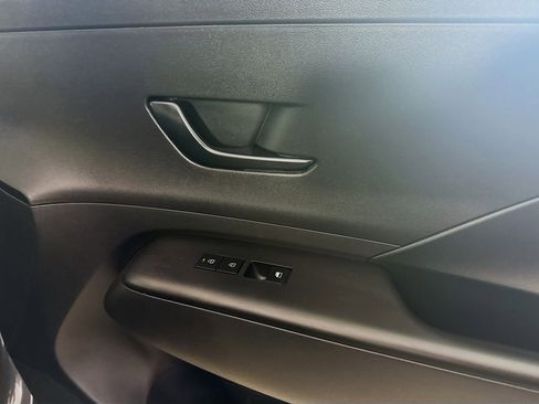 Used 2025 Hyundai Kona SEL image 31