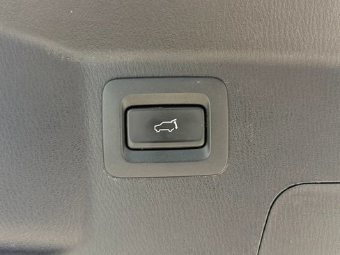 Used 2018 MAZDA CX-9 Touring FWD image 41