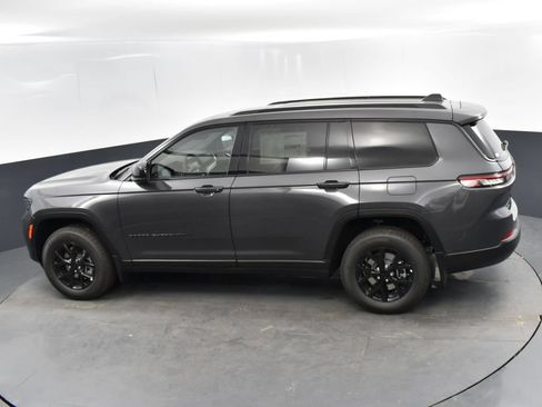 Used 2025 Jeep Grand Cherokee L Altitude AWD/4WD image 44